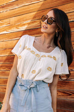 Load image into Gallery viewer, Daisy Embroidered Top