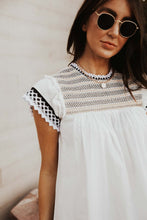 Load image into Gallery viewer, Bodil Lace Detail Top