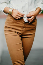 Load image into Gallery viewer, FALSE