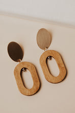 Load image into Gallery viewer, Daphne Oval Earrings

