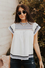 Load image into Gallery viewer, Bodil Lace Detail Top
