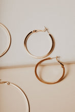 Load image into Gallery viewer, For a Hoop Earrings Set in Gold
